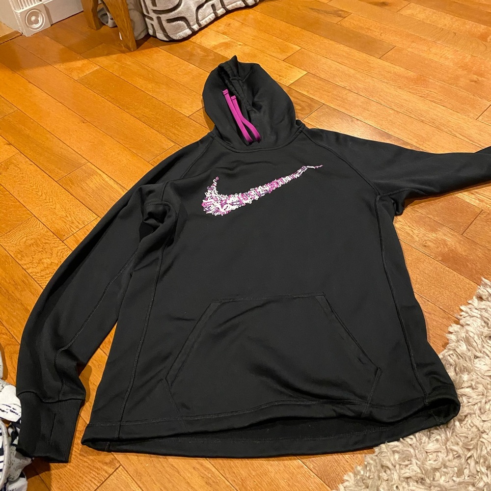 nike sweatshirt